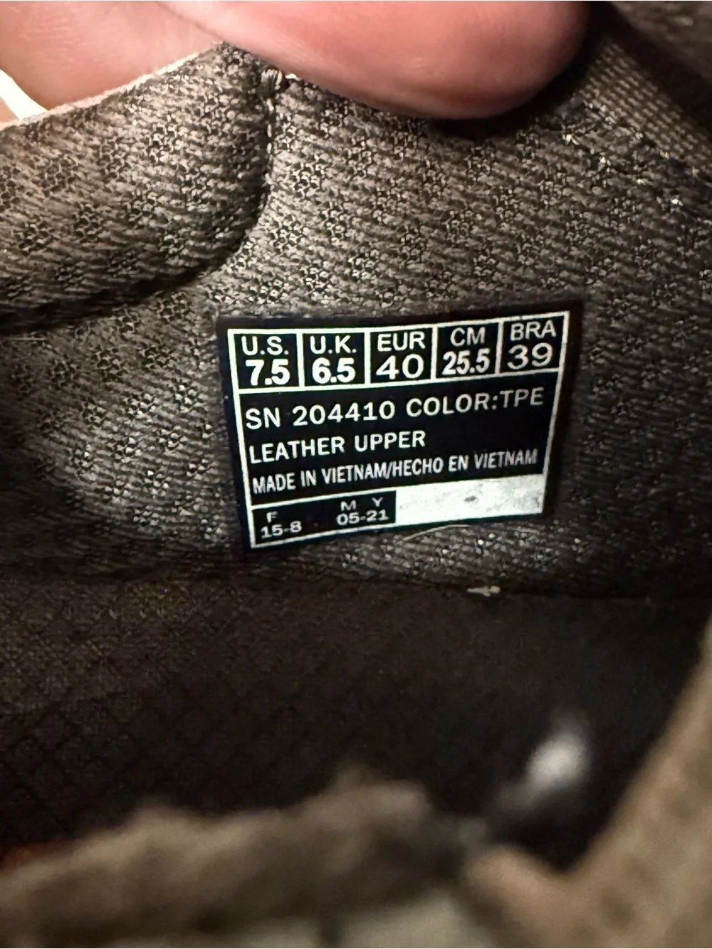 Skechers Arch Fit Maverick Leather Slip Ins 7.5